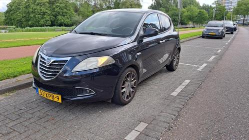 Ypsilon 0.9Twinair 85PK ,5 deurs, 2012,airco,in topconditie, Auto's, Lancia, Particulier, Ypsilon, Airbags, Airconditioning, Bluetooth