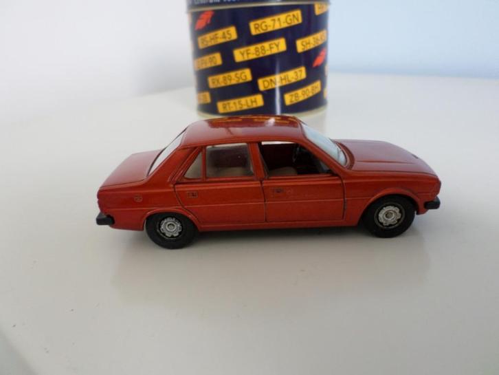 PEUGEOT 305 SR  van 1979  Solido, Hobby en Vrije tijd, Modelauto's | 1:43, Nieuw, Auto, Solido, Ophalen of Verzenden