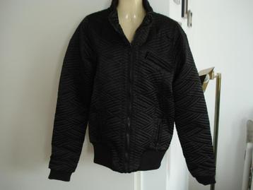 Nieuw zwart Jill Original for Girls dons jack, rits, XL, o50 beschikbaar voor biedingen