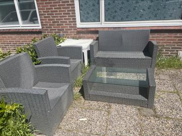 Lounge set 4 persoons beschikbaar voor biedingen