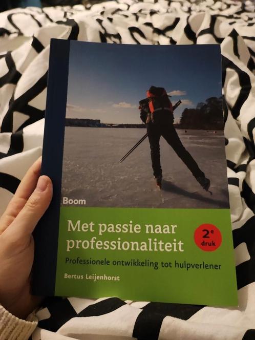 Bertus Leijenhorst - Met passie naar professionaliteit, Boeken, Wetenschap, Zo goed als nieuw, Ophalen of Verzenden