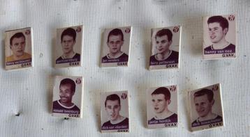 Voetbal clubs speldjes retro vintage curiosa voetballers  beschikbaar voor biedingen