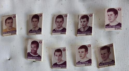 Voetbal clubs speldjes retro vintage curiosa voetballers, Verzamelen, Speldjes, Pins en Buttons, Zo goed als nieuw, Overige onderwerpen