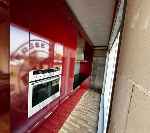 Hoogglans Leicht keuken met Granieten werkblad en apparatuur, Huis en Inrichting, Keuken | Complete keukens, Nieuw, Rood, Graniet of Steen