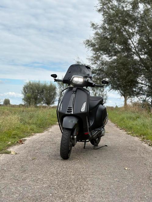 Vespa Sprint 2021 full option + GPS, Fietsen en Brommers, Scooters | Vespa, Gebruikt, Vespa S, Maximaal 45 km/u, Benzine, Ophalen