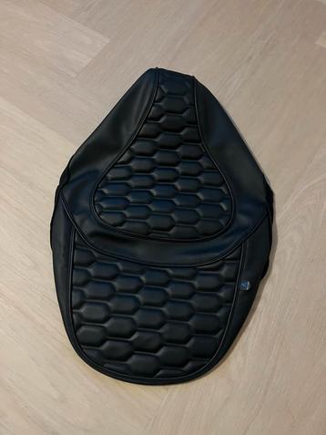 Vespa Sprint/Primavera Custom RS Zadelhoes beschikbaar voor biedingen