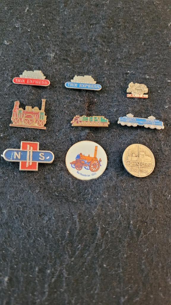 NS treinen speldjes, Verzamelen, Speldjes, Pins en Buttons, Zo goed als nieuw, Speldje of Pin, Transport, Verzenden