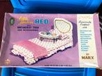 Marx little hostess bed 1:12, Verzamelen, Poppenhuizen en Toebehoren, Ophalen of Verzenden, Gebruikt, Poppenhuis