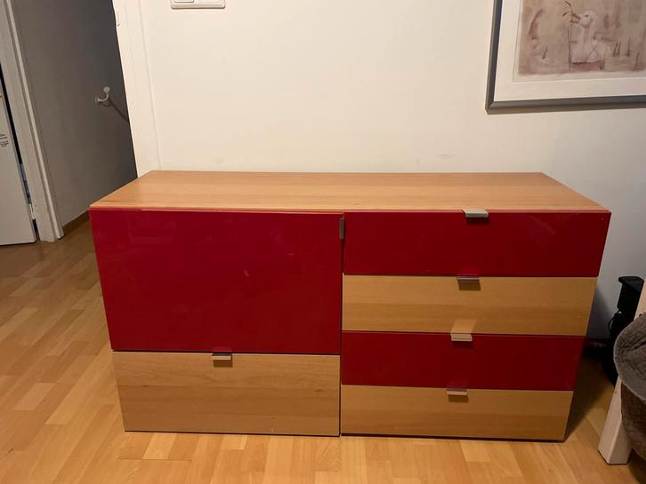 Beuken/rode lage ladekast met deur en veel opbergruimte, Huis en Inrichting, Kasten | Dressoirs, Gebruikt, 100 tot 150 cm, 25 tot 50 cm