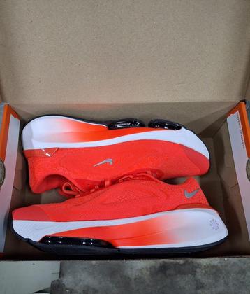 Nike Versair .Maat 42  NIEUW !! beschikbaar voor biedingen