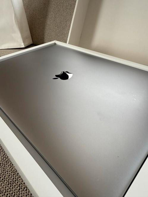 MacBook Pro 16 inch SSD 1tb, Computers en Software, Apple Macbooks, Zo goed als nieuw, MacBook Pro, 16 inch, Onbekend, 8 GB, Qwerty