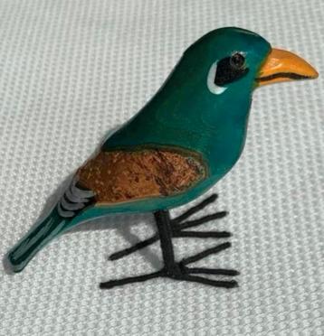18 miniatuur vogels (beelden) beschikbaar voor biedingen