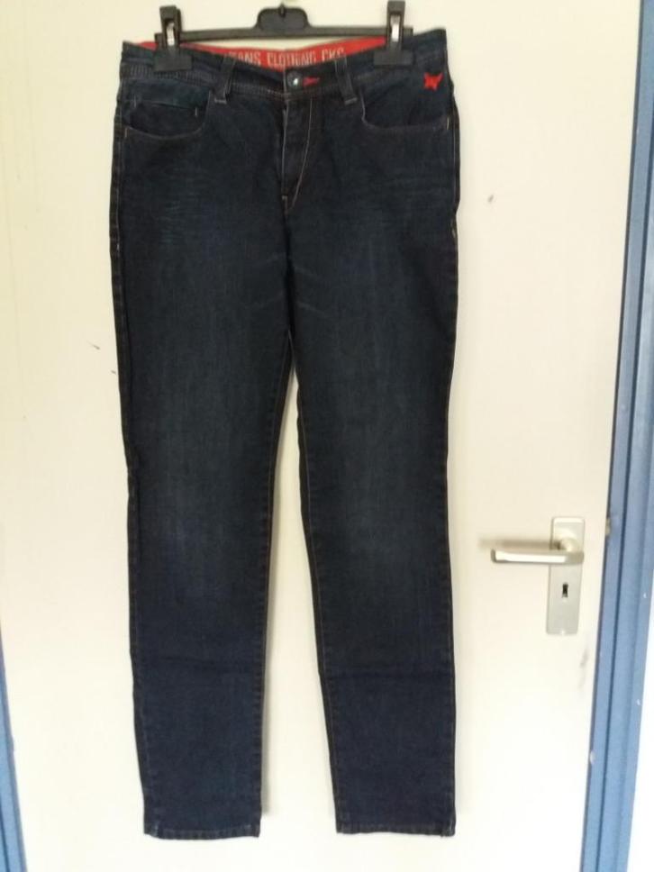 Een donker blauwe stretch dames spijker broek., Kleding | Dames, Spijkerbroeken en Jeans, Zo goed als nieuw, W30 - W32 (confectie 38/40)