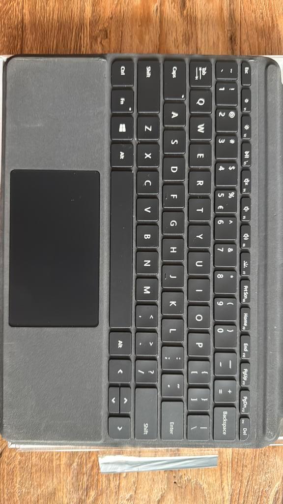 Microsoft Surface Go Type Cover – gebruikt, in doos, Computers en Software, Toetsenborden, Zo goed als nieuw, Qwerty, Ophalen of Verzenden