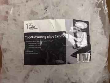 Zak met 500 Tegel leveling clips 2mm beschikbaar voor biedingen