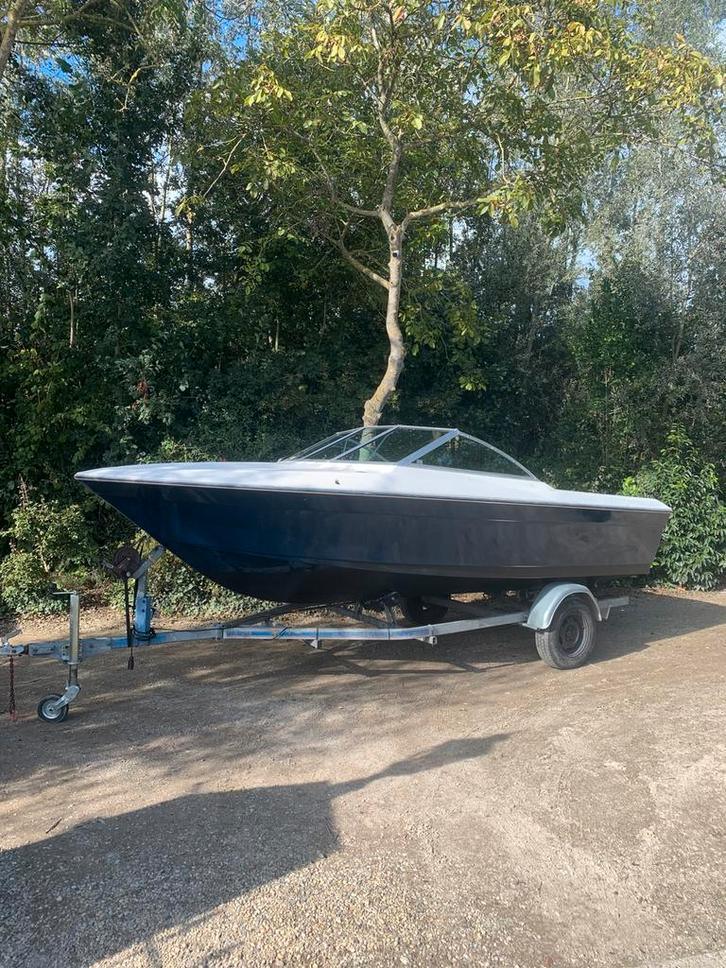 Century 3000 Speedboot Rollercoaster trailer, Watersport en Boten, Speedboten, Gebruikt, 6 meter of meer, Overige brandstoffen
