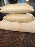 Een 2 pers. Ikea Bedsprei met kussens., Huis en Inrichting, Ophalen, Beige, Overige typen, Tweepersoons