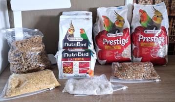 Vogelvoer en supplementen grote parkieten/dwergpapegaaien beschikbaar voor biedingen