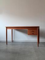Vintage Deens minimalistisch bureau in teak, Ophalen, Onbekend, Zo goed als nieuw, Onbekend