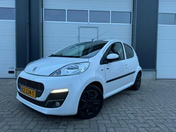 Peugeot 107 1.0 12V 5DR 2012 Wit beschikbaar voor biedingen