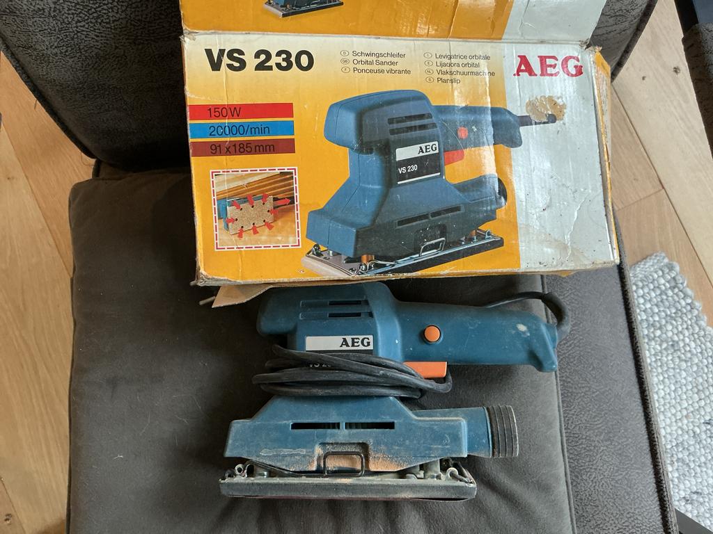 AEG Vlakschuurmachine VS 230 - Gebruikt, Doe-het-zelf en Verbouw, Ophalen, Gebruikt, Minder dan 600 watt, Vlakschuurmachine