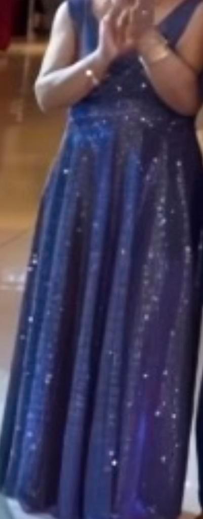 Prachtige Gala Jurk - Blauw, Kleding | Dames, Jurken, Zo goed als nieuw, Maat 38/40 (M), Blauw, Onder de knie, Ophalen of Verzenden