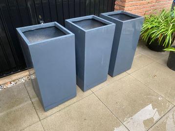 Prachtige nieuwe buitenpotten plantenbakken. beschikbaar voor biedingen