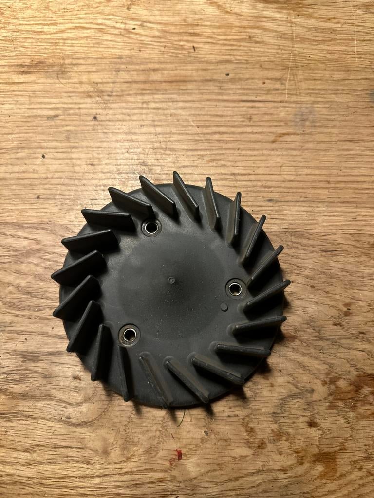 Koelvin Vliegwiel Piaggio vespa 50cc 4-takt 2v 3v 4v, Ophalen of Verzenden