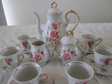 Zeer Mooi Zajecar FP Porcelein Koffieset voor 6 Personen beschikbaar voor biedingen