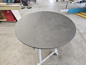 Dekton Eter ø1400 x 20 mm facet beschikbaar voor biedingen