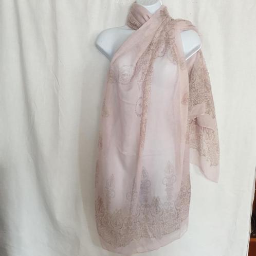 Mooie zachtroze sjaal 185x90, Kleding | Dames, Mutsen, Sjaals en Handschoenen, Zo goed als nieuw, Sjaal, Ophalen of Verzenden