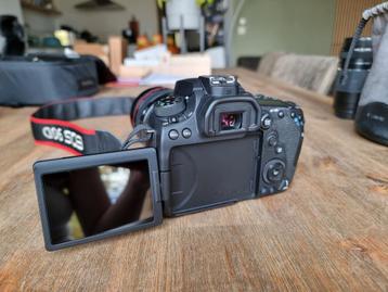 Canon EOS 90D + 18-135mm lens beschikbaar voor biedingen