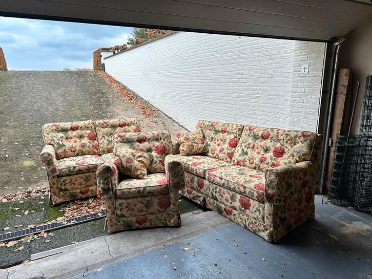 Bankstel beige met antieke print - 3 &2 zits + stoel, Huis en Inrichting, Banken | Bankstellen, Zo goed als nieuw, Rechte bank