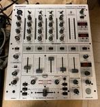 Dit is de Behringer DJX700 professionele DJ-mixer., Ophalen of Verzenden