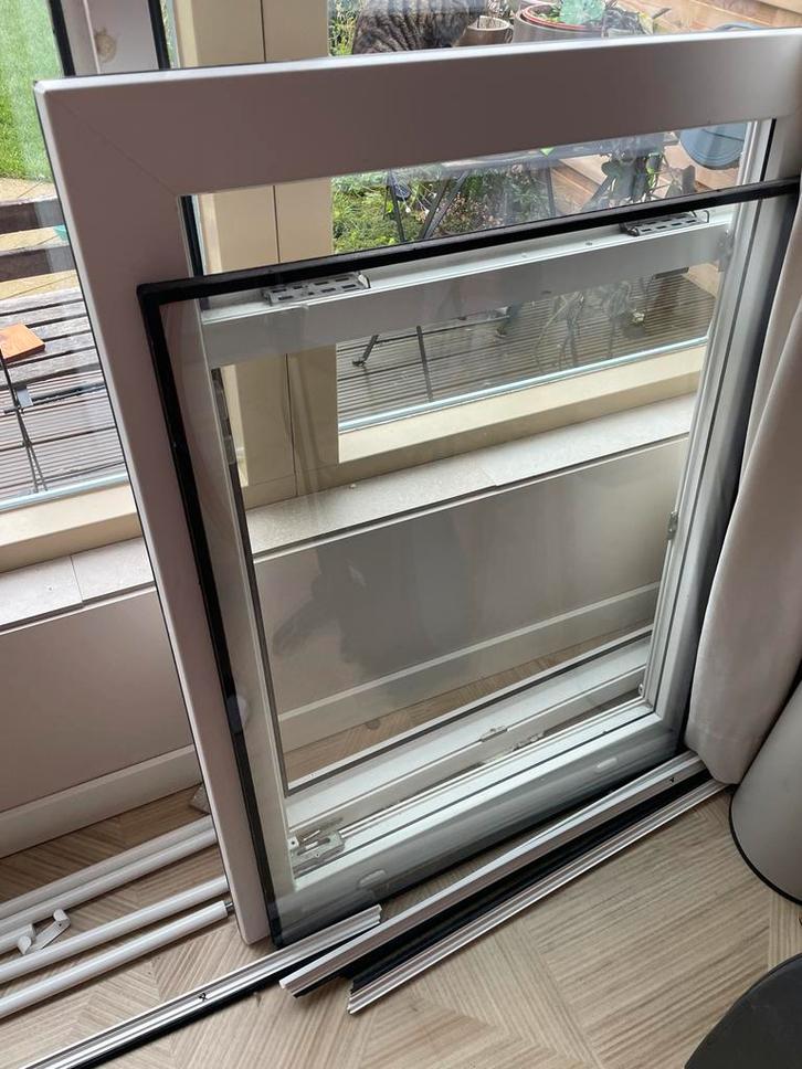 Dubbel glas kozijnen - 1 jaar oud, Doe-het-zelf en Verbouw, Glas en Ramen, Zo goed als nieuw, Gevelraam of Ruit, 160 cm of meer