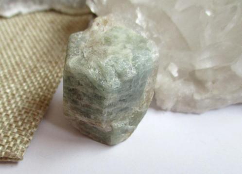 Beryl Heliodoor steen - ruw, Verzamelen, Mineralen en Fossielen, Mineraal, Ophalen of Verzenden