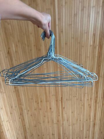 Draadstalen Kledinghangers - 25/50 stuks beschikbaar voor biedingen