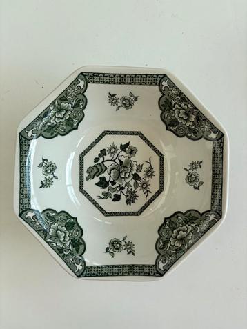 VINTAGE SCHAALTJE. “ROYAL STRAFFORDSHIRE” beschikbaar voor biedingen
