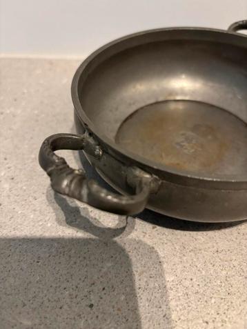 Tinnen Schalen met Handvatten set van 2 stuks beschikbaar voor biedingen