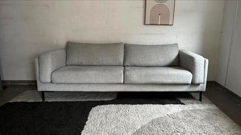 Woood Mueve bank - lichtgrijs/crème - 3,5zits - nette staat, Huis en Inrichting, Banken | Bankstellen, Zo goed als nieuw, 200 tot 250 cm