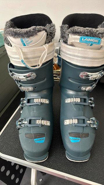 Lange skischoenen beschikbaar voor biedingen