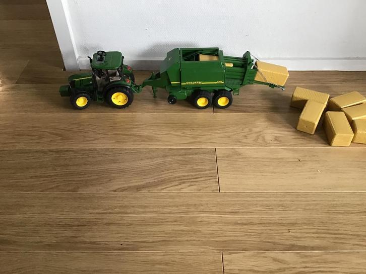John deere trekker Bruder balenpers balen, Kinderen en Baby's, Speelgoed | Speelgoedvoertuigen, Gebruikt, Ophalen of Verzenden
