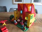 Duplo huis met grote groene plaat en dieren poppetjes enz., Kinderen en Baby's, Speelgoed | Duplo en Lego, Ophalen of Verzenden