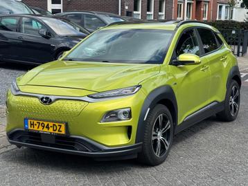 Hyundai Kona EV Premium 64 kWh SOH 94% *LEDER/SUNROOF/NAVI/C beschikbaar voor biedingen