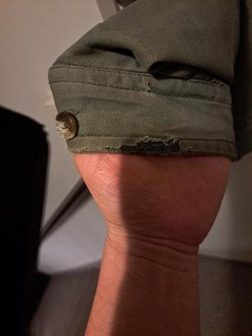 Jas met schade op de mouwen zie omschrijving  beschikbaar voor biedingen