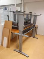 5x bureau met onderstel, donkerbruin blad, compleet, Ophalen, Zo goed als nieuw