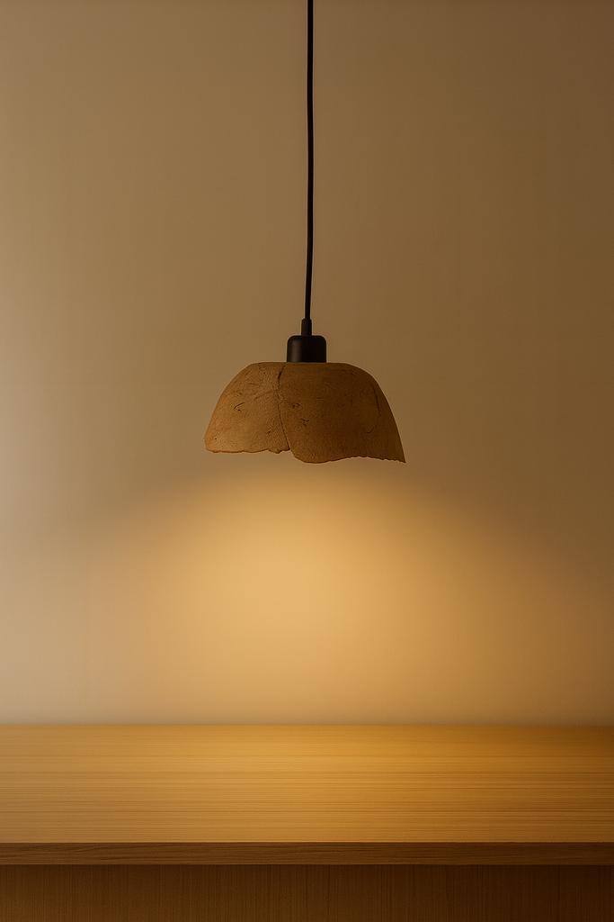 Handgemaakte Keramische Hanglamp 2320 cm –Natuurlijk Design, Huis en Inrichting, Lampen | Hanglampen, Zo goed als nieuw, Minder dan 50 cm