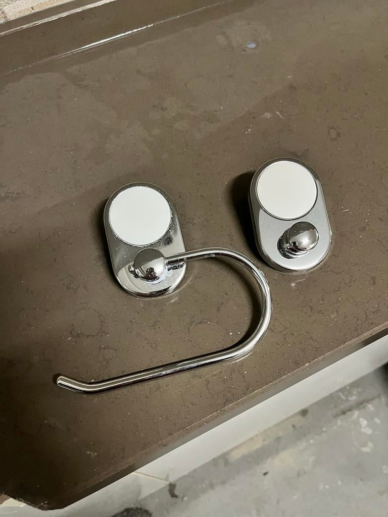 Toiletrolhouder en haakje - Badkamer accessoires, Ophalen, Gebruikt, Overige kleuren, Overige typen
