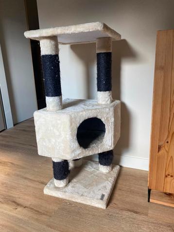 Kattenpaal gebruikt beschikbaar voor biedingen