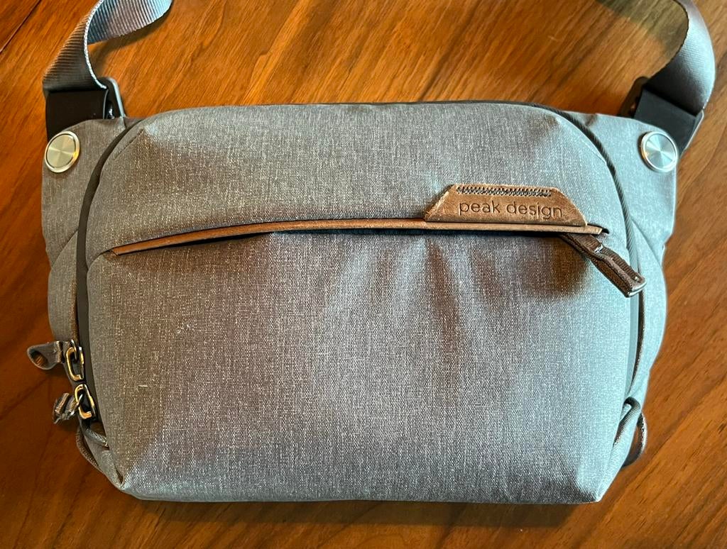 Peak Design | Sling bag | 3 liter | Ash, Audio, Tv en Foto, Fotografie | Fototassen, Ophalen of Verzenden, Zo goed als nieuw, Schoudertas